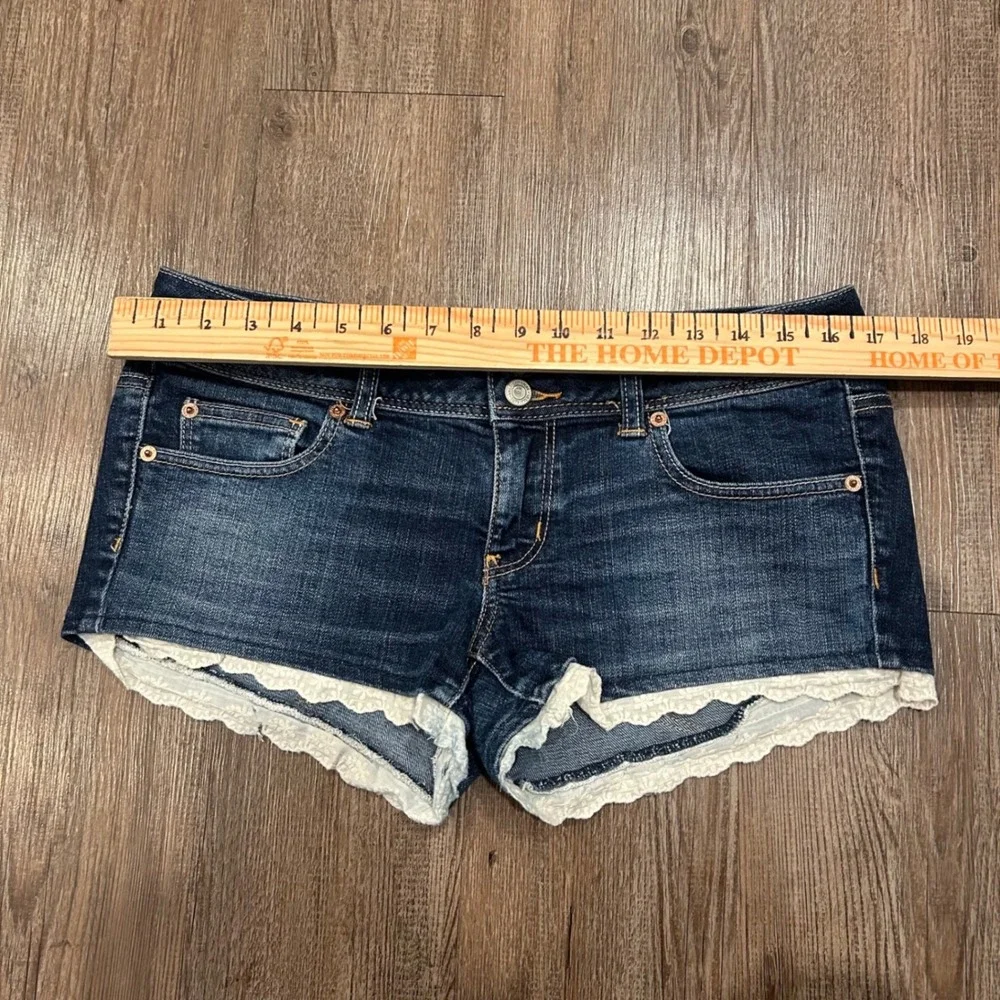 American Eagle Women Size 8 Dark Wash‎ Lace Trim Denim Jean Shorts Low Rise Y2K
